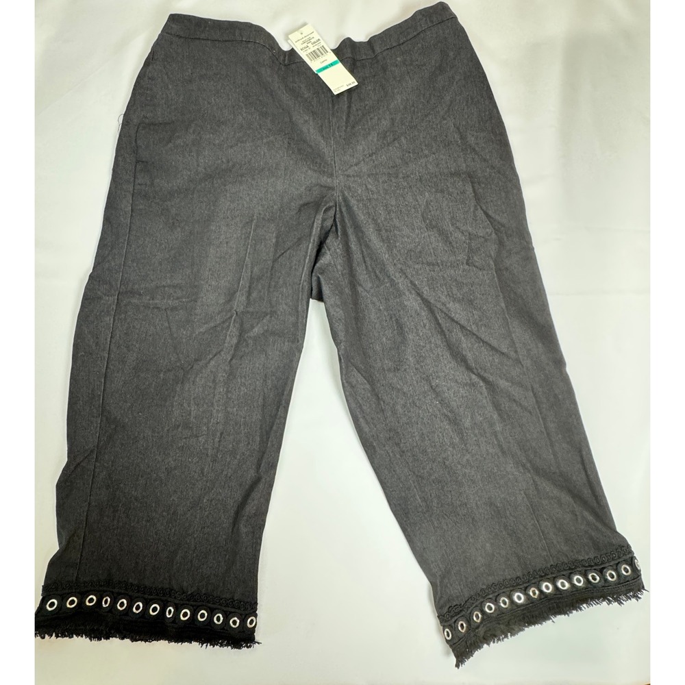 New With Tags ALFRED DUNNER Size 16 Black Capri Pants Embroidered Eyelets